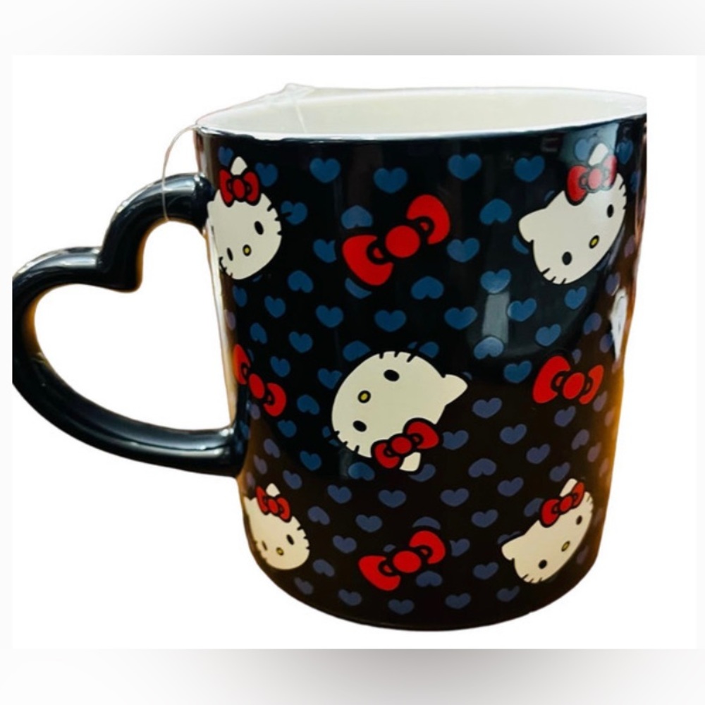 🎀CUTE HELLO KITTY MUG WITH HEART HANDLE 💗💗